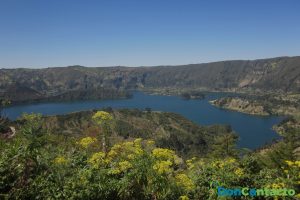 Lago en el Cráter Wenchi